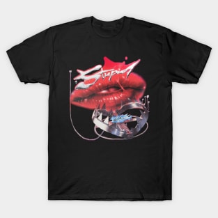 Bear trap lips sticker T-Shirt